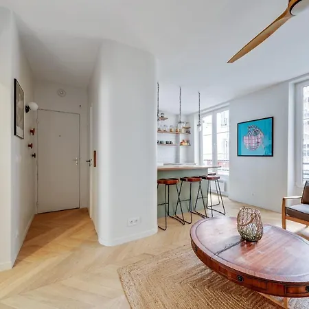 Very Elegant And Modern Apt In Paris פריז
