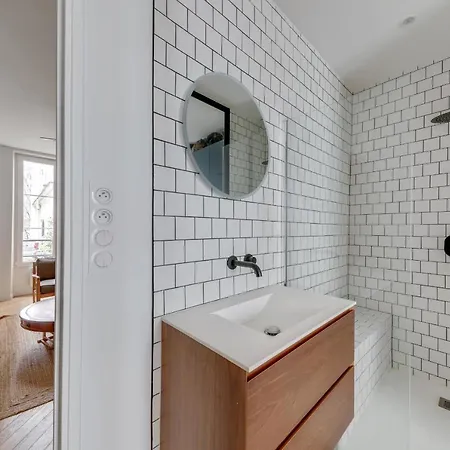 Very Elegant And Modern Apt In Paris דירה *